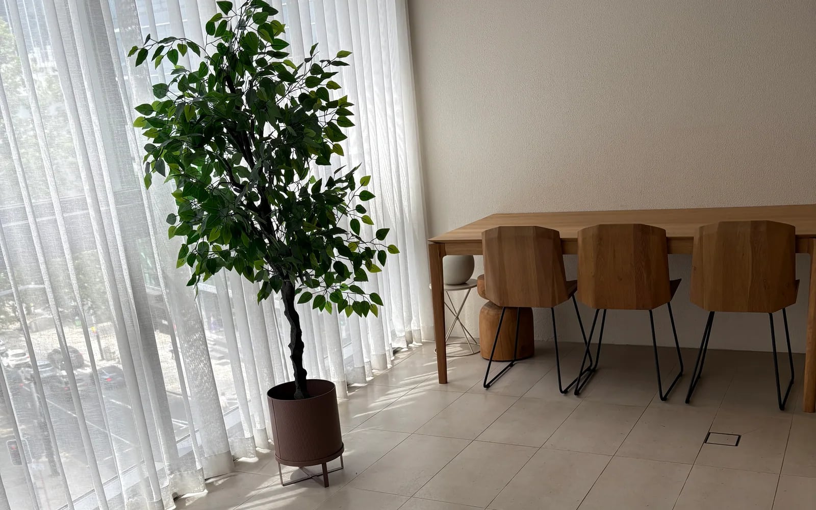 Bright clean dining area after an OMAKASE regular house clean